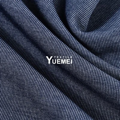 Denim in poliestere resistente